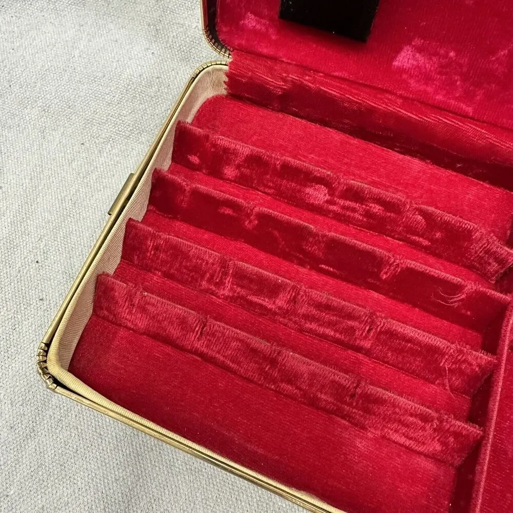 Vintage Shields Men's Accessory Jewelry Case‎ Organizer Faux Leather Red Velvet